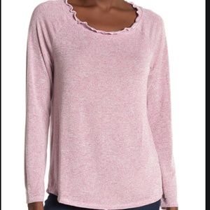 NWT Gibson Ruffled Edge Raglan Pullover